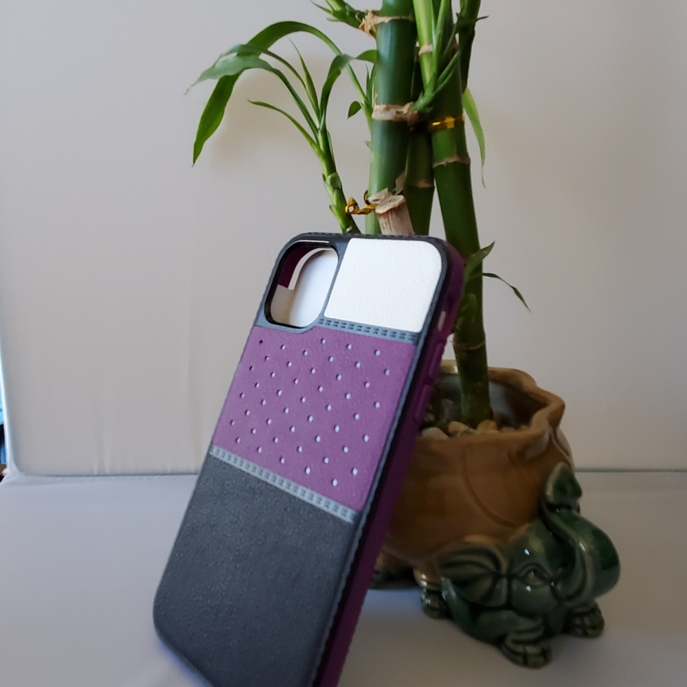 iPhone 11 case - Picture 3 of 3